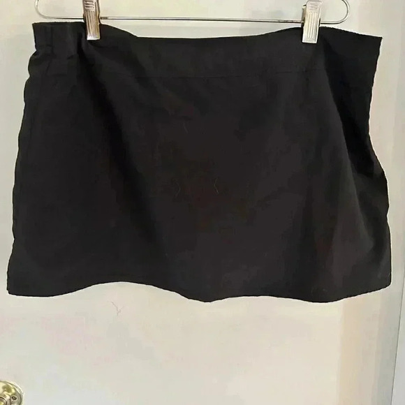 LANDS END Swim Skirt Skort Bottom Black Built In Brief Women's Size 16 - Picture 1 of 7